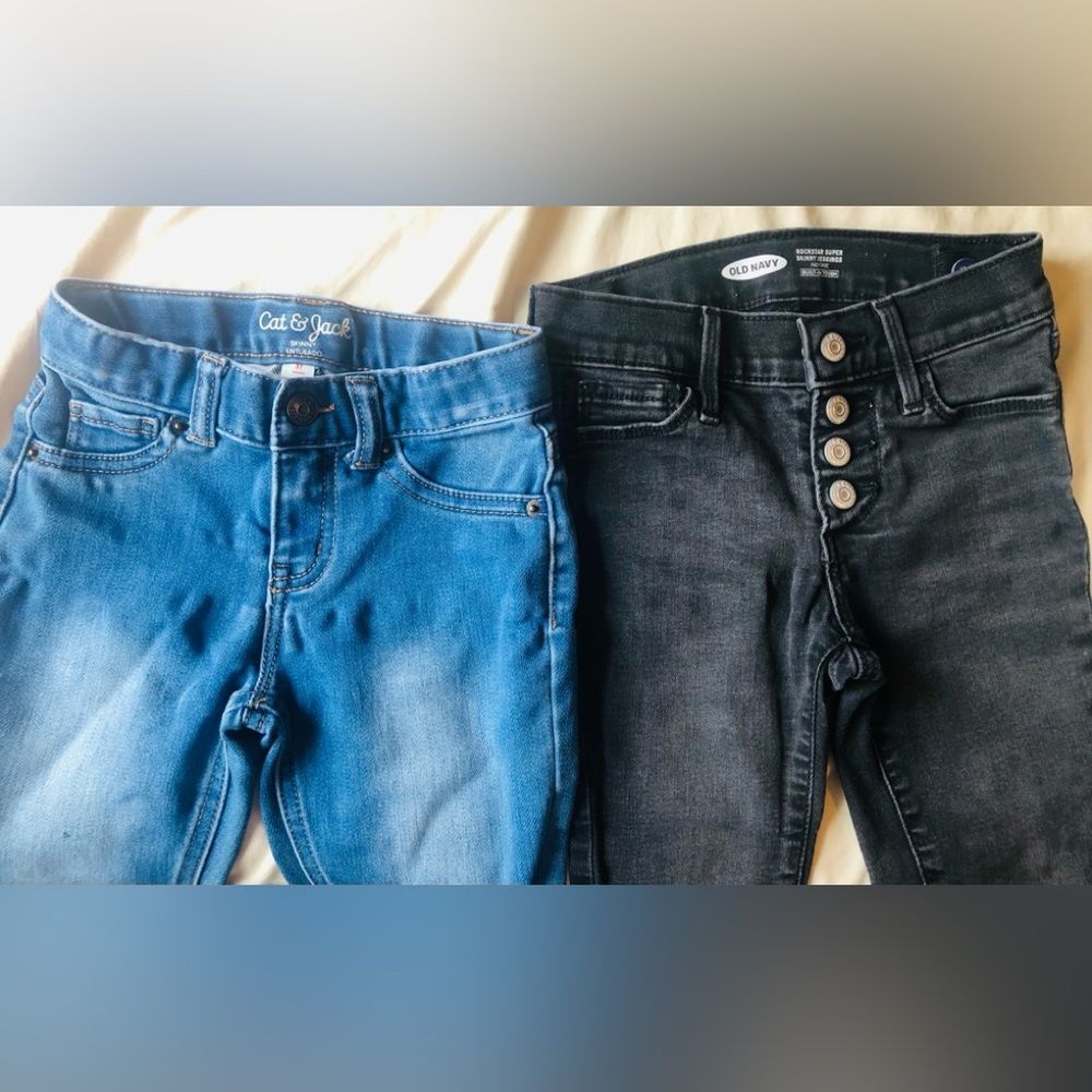 Bundle of 2 skinny jeans size 5